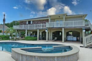 house-lift-4 Brick home lift from the pool